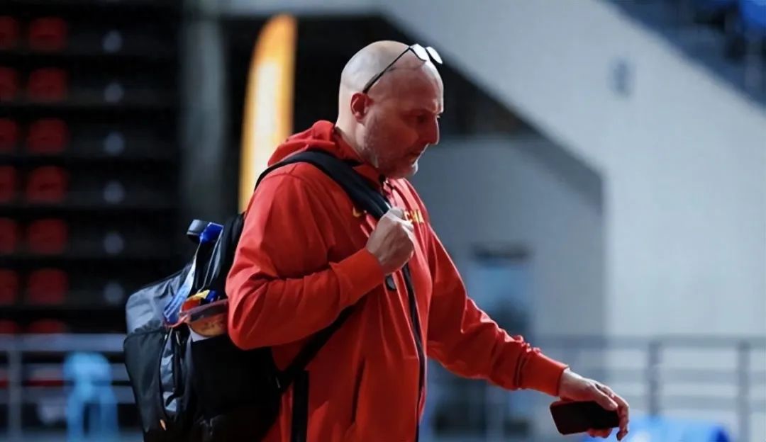 九游体育官网-中国球员在海外生活状态揭秘