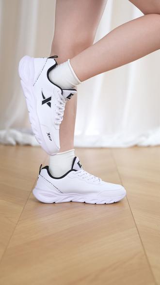 包含智能运动装备展:能纠正动作的AI跑鞋面世的词条 包含智能运动装备展:能纠正动作的AI跑鞋面世的词条