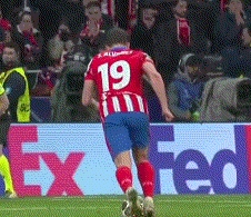 包含某球员因游戏直播被罚款，俱乐部严管业余生活的词条