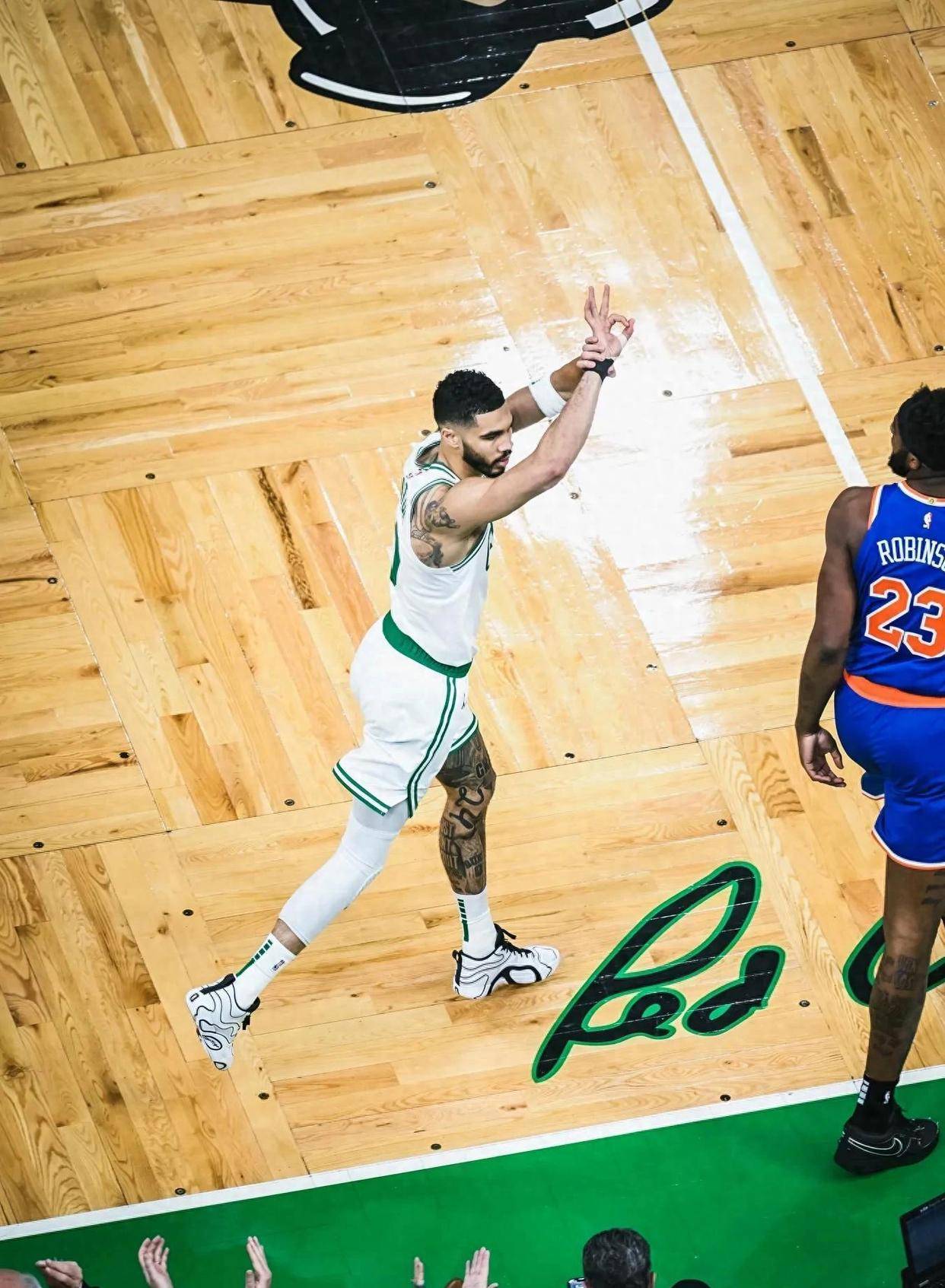 凯尔特人进攻体系解析：五人皆威胁的简单介绍